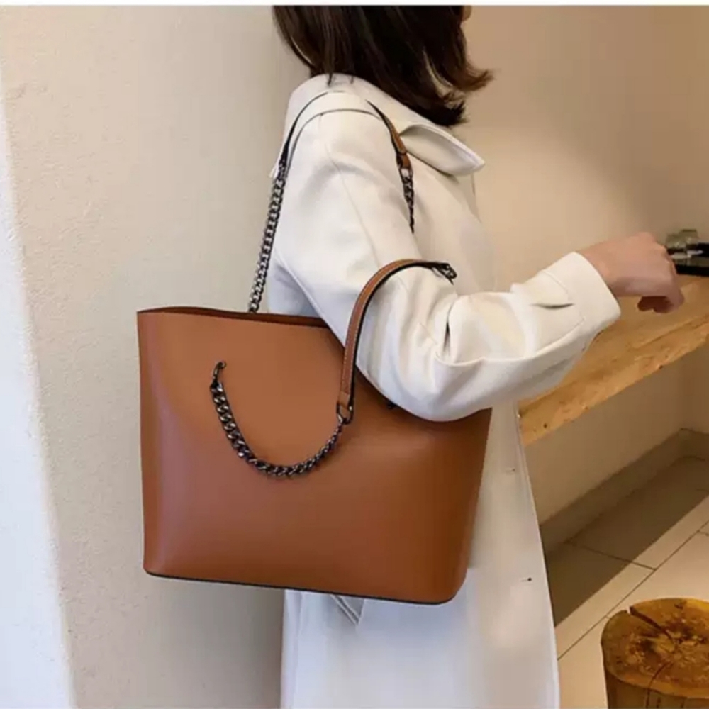 Chic work tote in burnt sienna